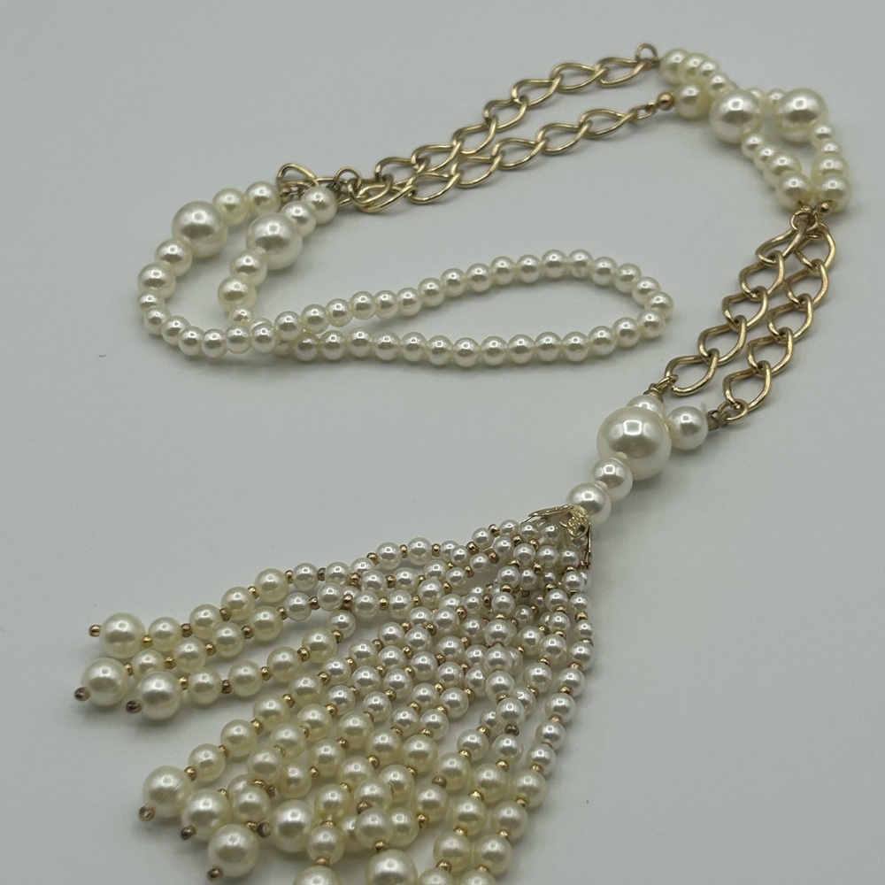 Elegant Pearl and Gold Chain Necklace